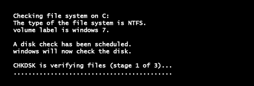 「Checking file system on C:」というメッセージが表示されるので、しばらく待ちます