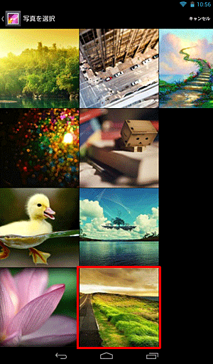 フォルダーの画像一覧が表示されたら、設定したい画像をタップします