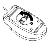 マウスの裏側のボール止めを、反時計方向に回します