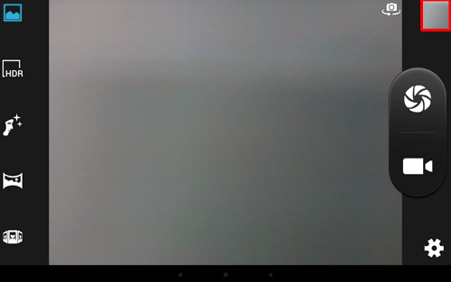 撮影した映像を確認するには、右上のサムネイルをタップしてください