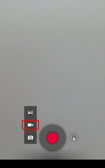 カメラアプリが起動したら、カメラアイコンをタップし、ビデオアイコンをタップしてビデオモードに切り替えます