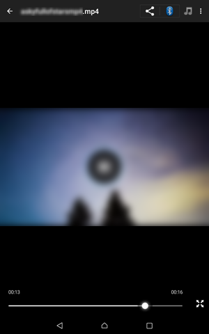 目的の動画ファイルをタップすると、再生画面に切り替わり、再生が開始されます