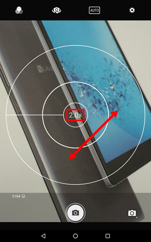 拡大したい場合は、ピンチアウト（2本の指で画面に触れたまま、2本の指の間隔を広げるようにスライド）します