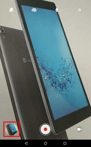 撮影した映像を確認するには、左下のサムネイルをタップしてください