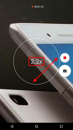 拡大したい場合は、ピンチアウト（2本の指で画面に触れたまま、2本の指の間隔を広げるようにスライド）します