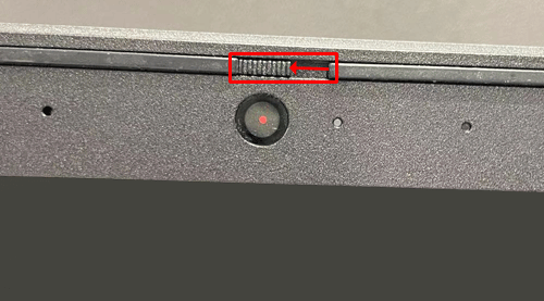 顔認証のサインインを行う前に、パソコンのカメラのプライバシーシャッターを閉じます