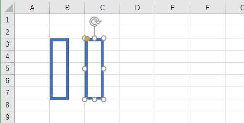 マウスやキーボード操作で複製された図形を移動し、間隔を決定します