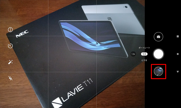 撮影した画像を表示するには、右下のサムネイルをタップしてください