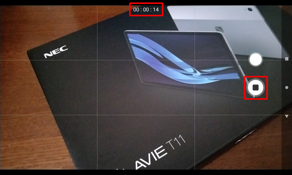 ビデオ撮影中は、画面上部に録画時間が表示され、画面右側に表示された「停止ボタン」をタップすると、撮影が終了します