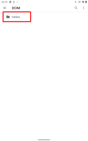 バックアップするファイルが保存されているフォルダーをタップします