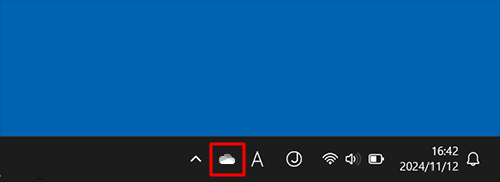 画面右下の通知領域から「アイコン」（OneDrive）をクリックします